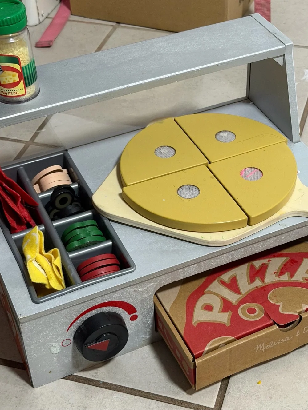 Melissa & Doug Top & Bake‎ Wooden Kids Pizza Counter Playset Toys